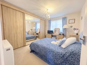 Spingfields- click for photo gallery